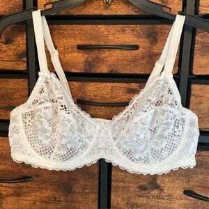 Adore Me Cinthia White Lace Bra Unlined Full Coverage Size 40B Style 7901